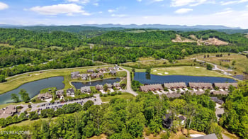 1135 Oak Chase Blvd, Lenoir City, TN 37772