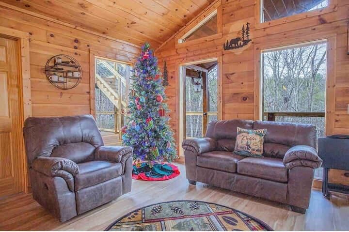 1135 Sugar Loaf Rd, Sevierville, TN 37876