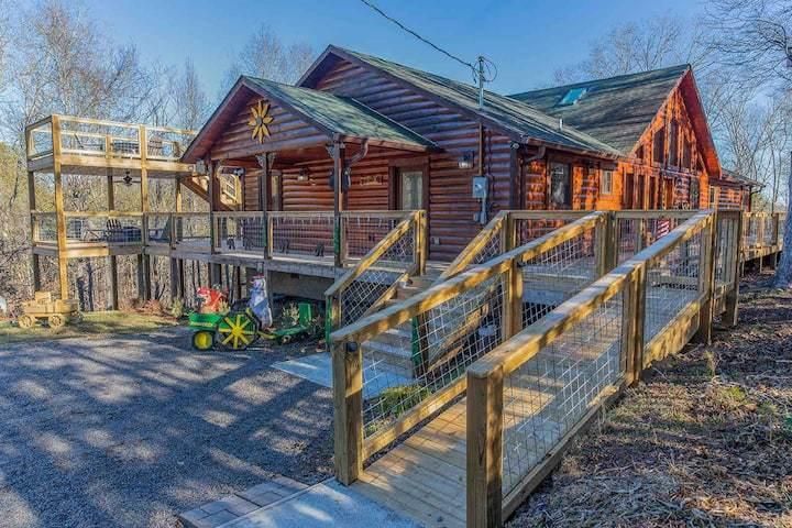1135 Sugar Loaf Rd, Sevierville, TN 37876