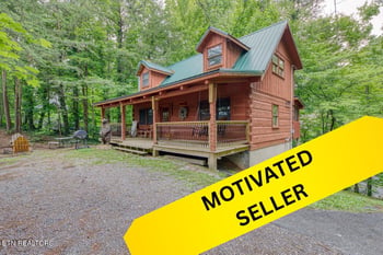 1136 E Foothills Dr, Gatlinburg, TN 37738