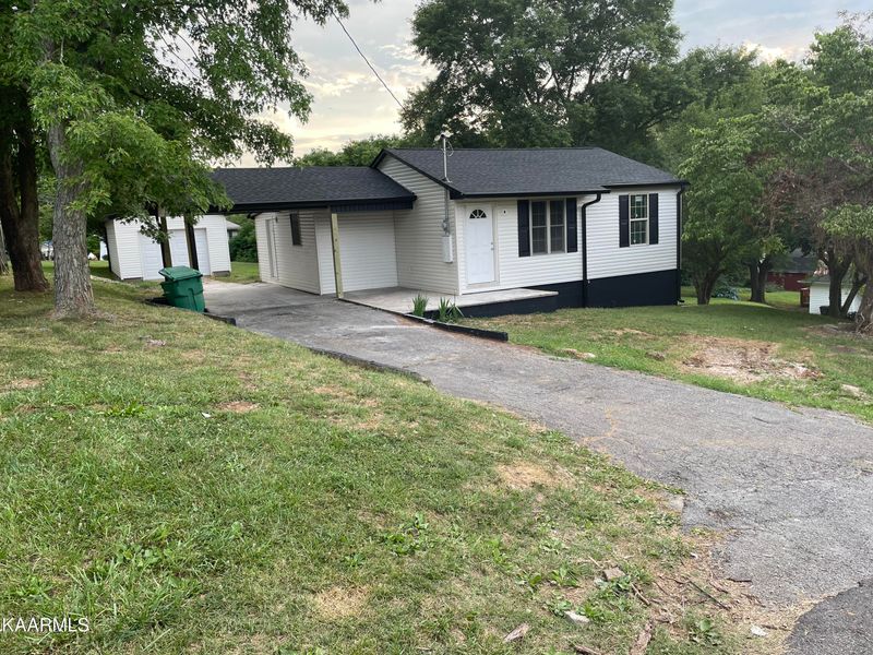 1136 Harrell St, Morristown, TN 37814