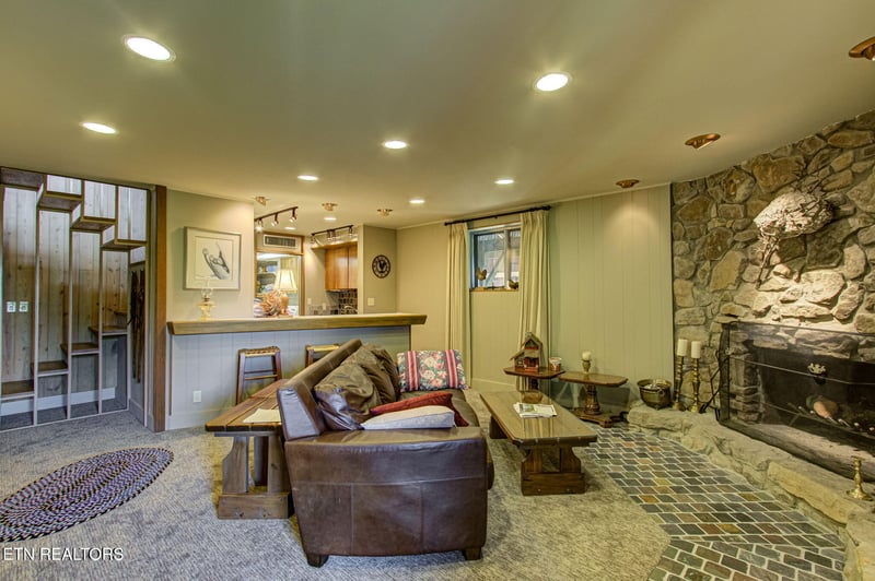 1136 Upper Alpine Way, Gatlinburg, TN 37738