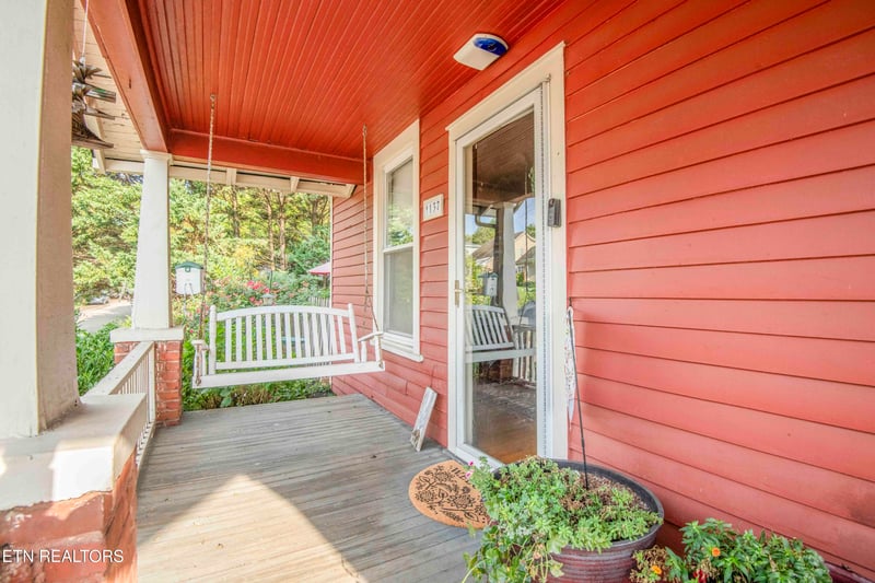 1137 Overton Pl, Knoxville, TN 37917