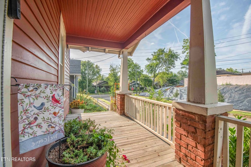 1137 Overton Pl, Knoxville, TN 37917