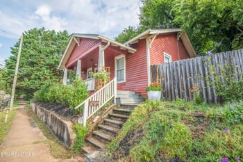 1137 Overton Pl, Knoxville, TN 37917