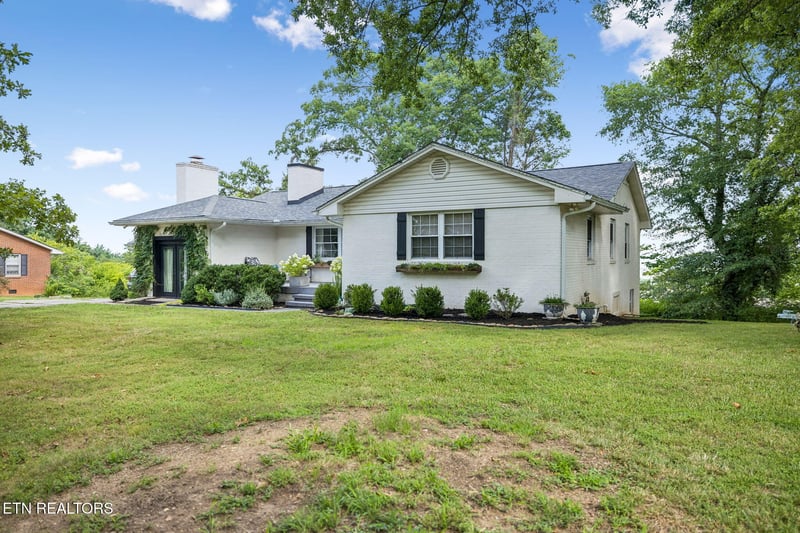 1137 View Dr, Maryville, TN 37801