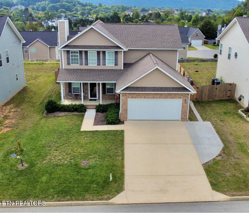 1138 Sky Top Ln, Powell, TN 37849