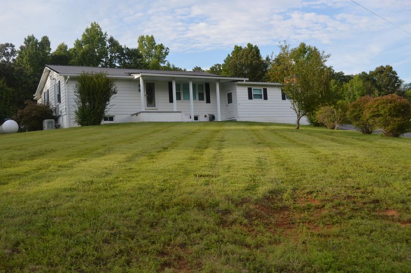 1138 Stanton Rd, Seymour, TN 37865