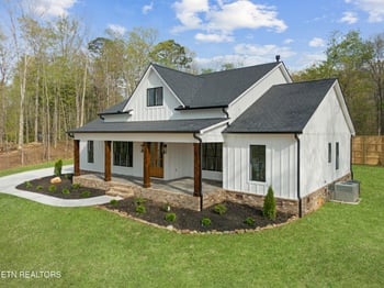 1139 N Sequoyah Dr, Friendsville, TN 37737