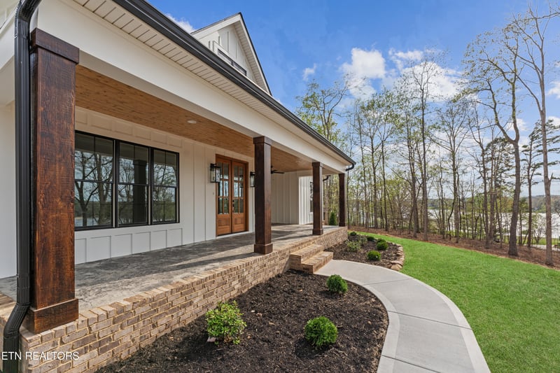 1139 N Sequoyah Dr, Friendsville, TN 37737