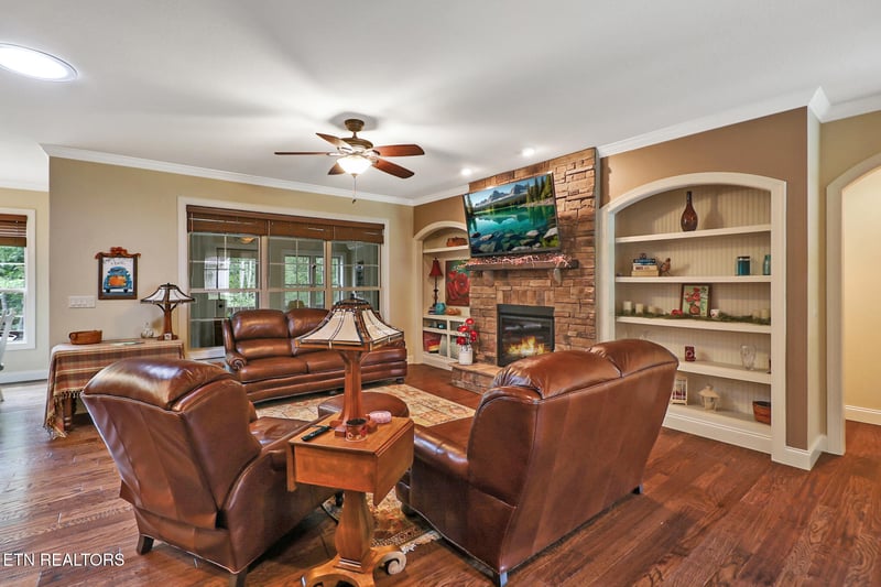 114 Abbey Pl, Crossville, TN 38558