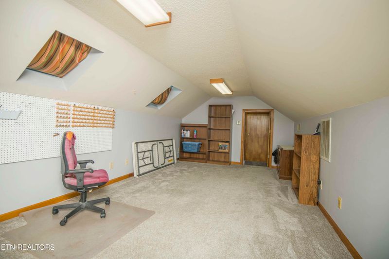 114 Ambassador Ln, Powell, TN 37849