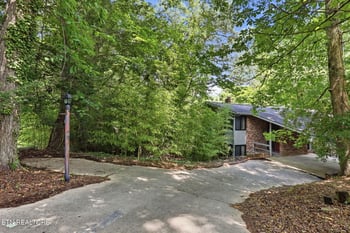 114 Balboa Cir, Oak Ridge, TN 37830