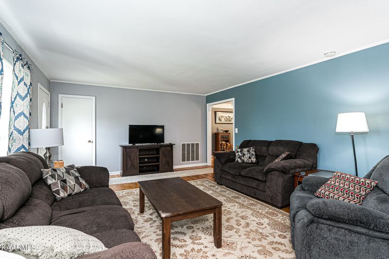 114 Cooper Cir, Oak Ridge, TN 37830