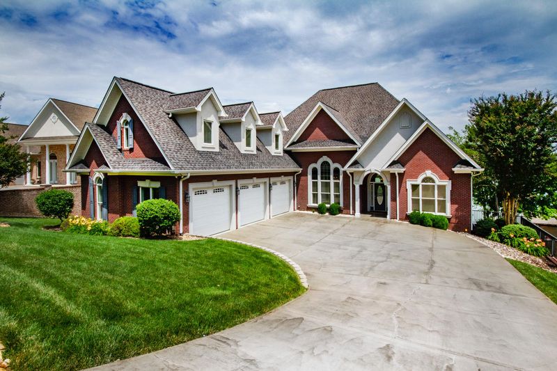 114 Coyatee Point Dr, Loudon, TN 37774
