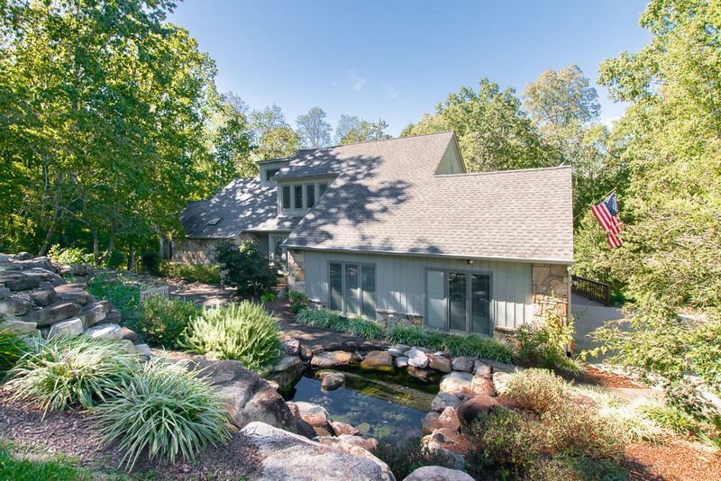 114 Crestview Ln, Oak Ridge, TN 37830