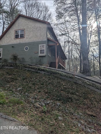 114 Cutter Gap Rd, Townsend, TN 37882