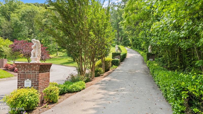 114 Dansworth Ln, Oak Ridge, TN 37830
