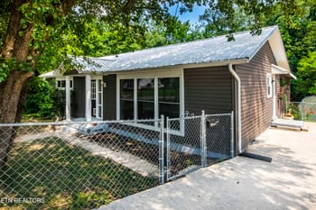 114 E Arrowwood Rd, Oak Ridge, TN 37830