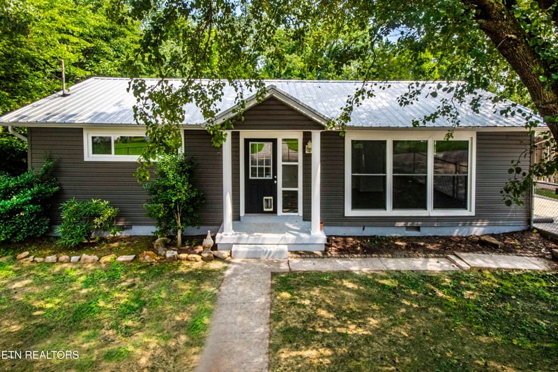 114 E Arrowwood Rd, Oak Ridge, TN 37830