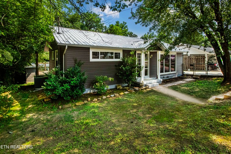 114 E Arrowwood Rd, Oak Ridge, TN 37830