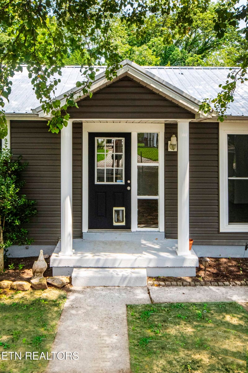114 E Arrowwood Rd, Oak Ridge, TN 37830