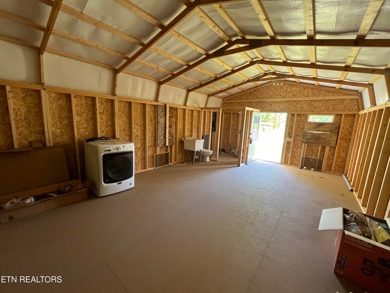 114 E C Noe Rd, Oliver Springs, TN 37840
