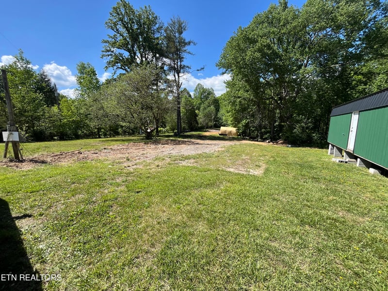 114 E C Noe Rd, Oliver Springs, TN 37840