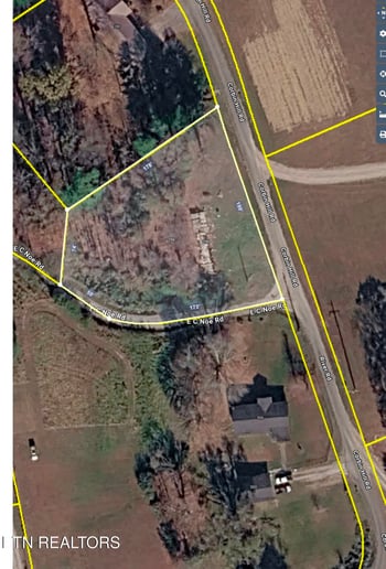 114 E C Noe Rd, Oliver Springs, TN 37840