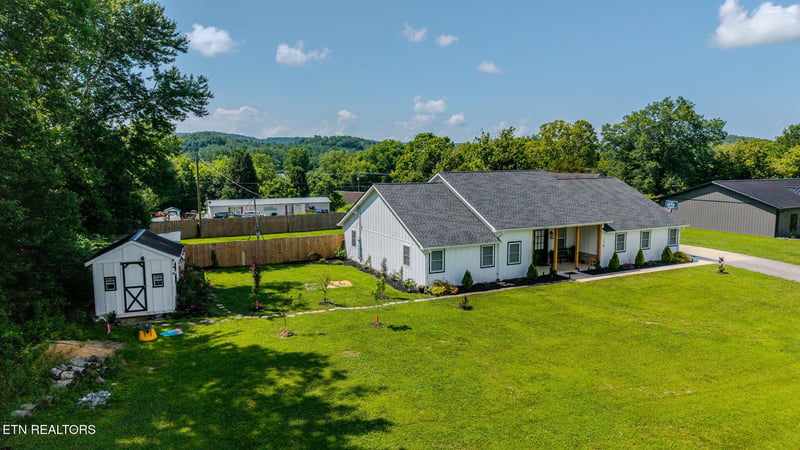 114 Eldon Justice Rd, Oliver Springs, TN 37840