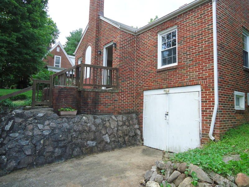 114 Forrest Ave, Athens, TN 37303