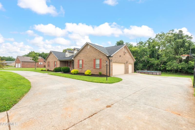 114 Grace Cir, Clinton, TN 37716