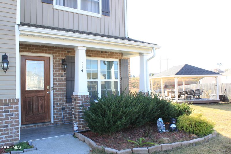 114 Lilly Ln, Lenoir City, TN 37772