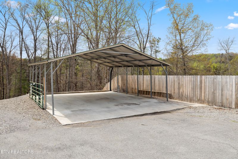 114 Moosetrail Ln, Powell, TN 37849