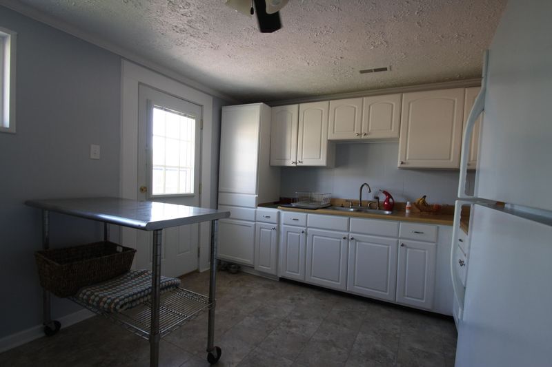 114 Mossy Grove Rd, Harriman, TN 37748