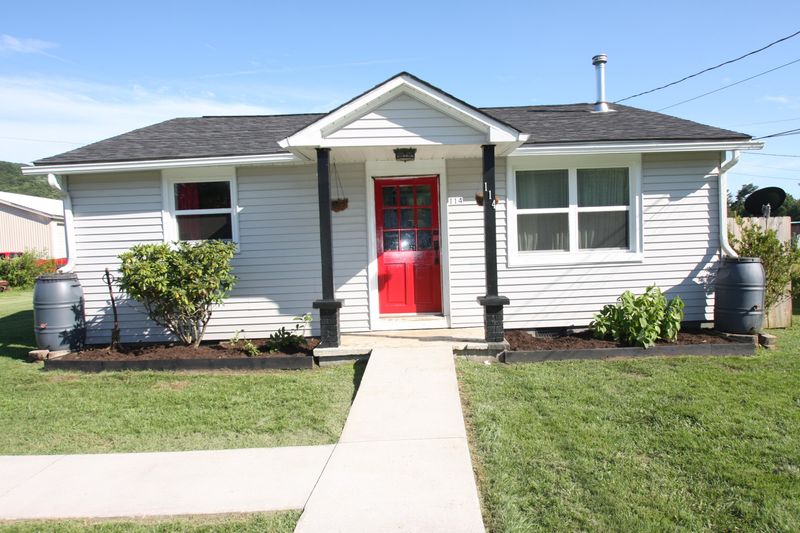 114 Mossy Grove Rd, Harriman, TN 37748