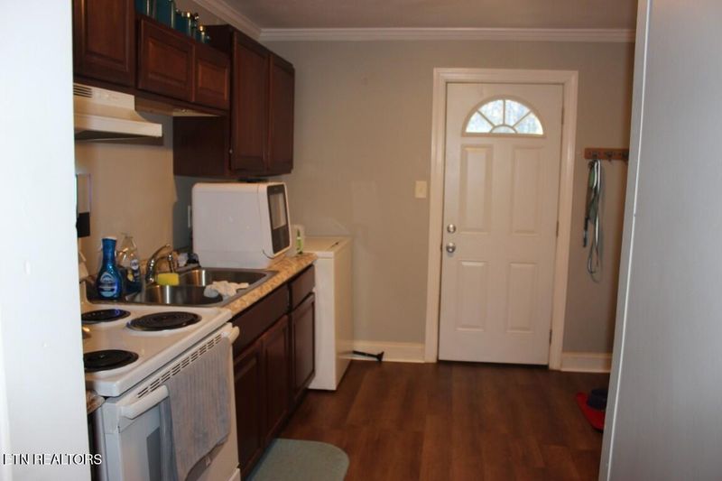 114 N Jefferson Cir, Oak Ridge, TN 37830