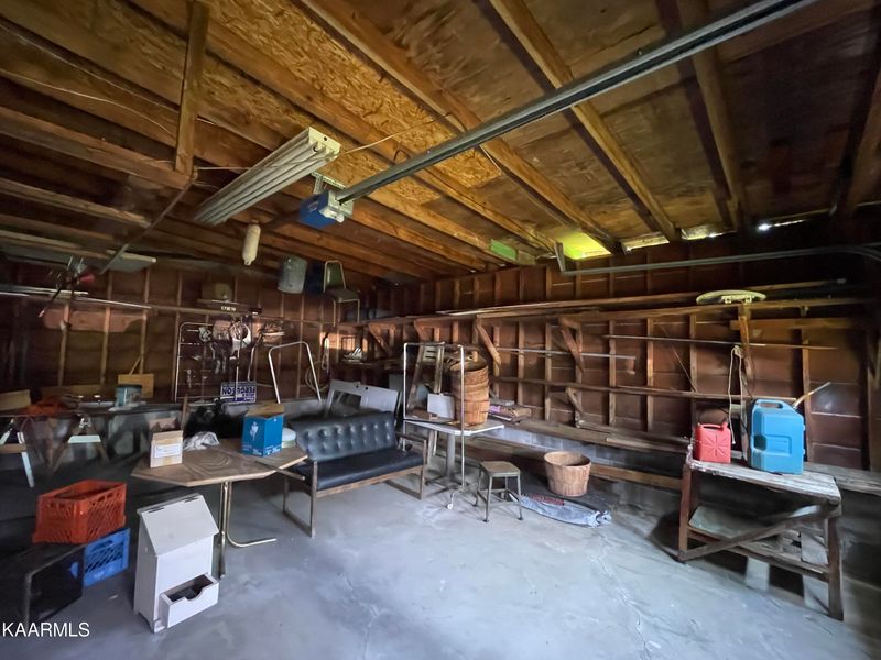 114 Pearl St, Rocky Top, TN 37769