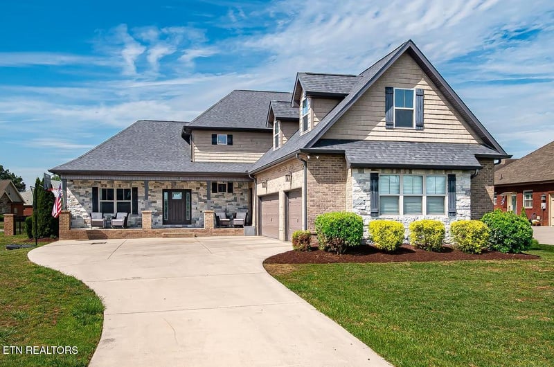 114 Pheasant Walk Dr, Maryville, TN 37804