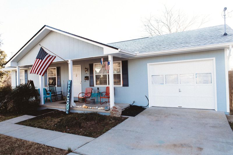 114 S Hickory Ln, Oak Ridge, TN 37830