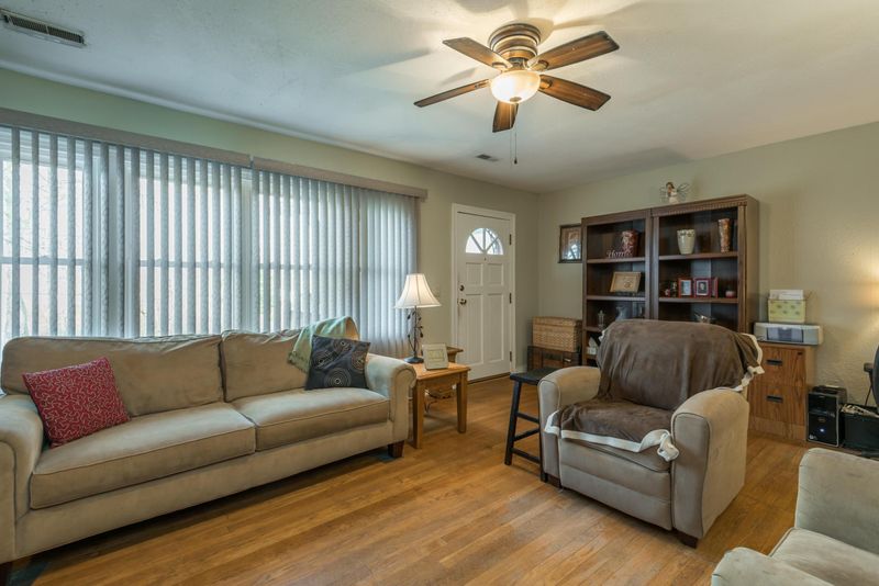 114 Turner Dr, Harriman, TN 37748