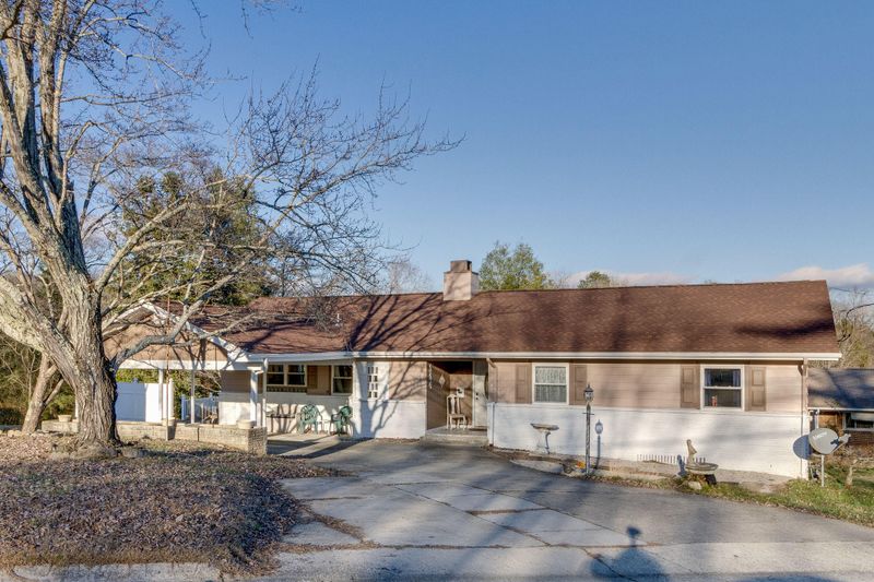 114 Utah Ave, Oak Ridge, TN 37830