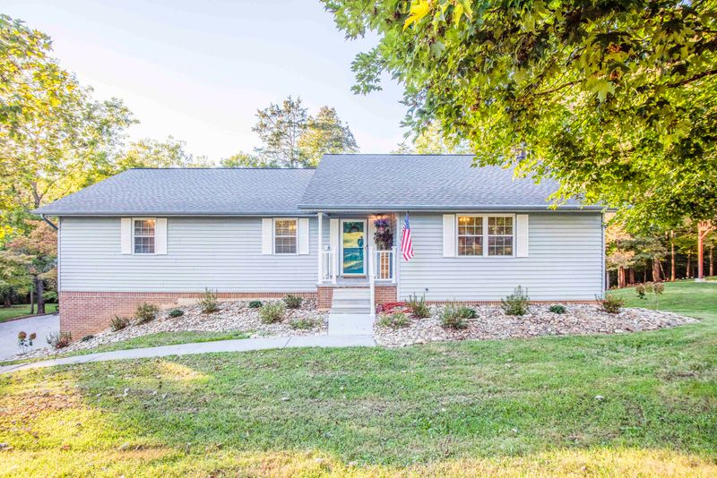 114 W Melbourne Rd, Oak Ridge, TN 37830