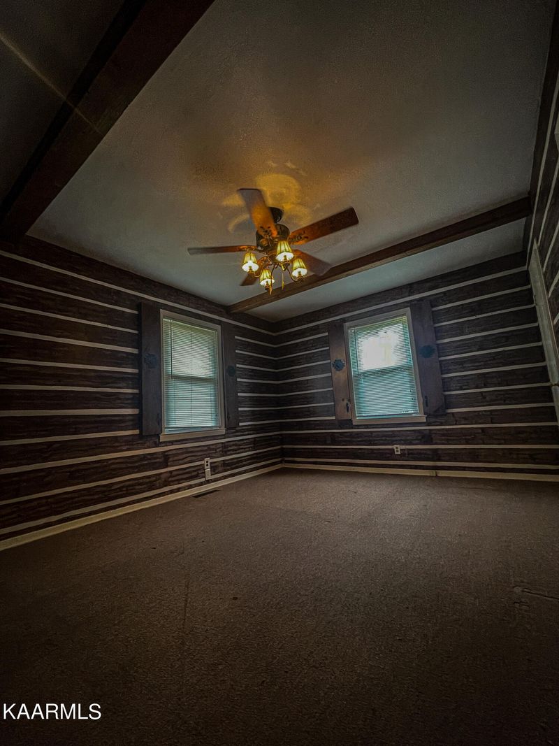 114 Wills Dr, Harriman, TN 37748