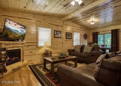 1140 Pinyon Cir, Pigeon Forge, TN 37863
