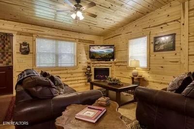 1140 Pinyon Cir, Pigeon Forge, TN 37863