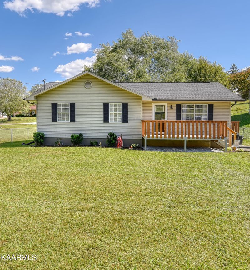 1141 Loop Rd, Lafollette, TN 37766