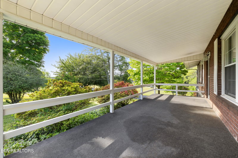 1141 Sanders Rd, Knoxville, TN 37923
