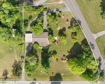 1141 Sanders Rd, Knoxville, TN 37923