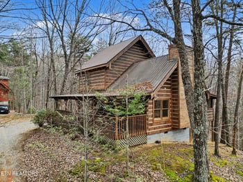 1141 Ski View Ln, Sevierville, TN 37876